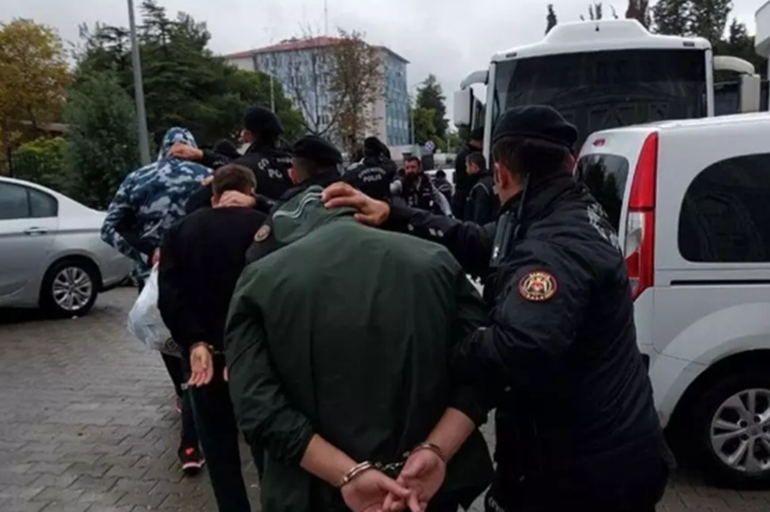 Eğlence mekanlarında turist avlayan dolandırıcılara 13 ilde eş zamanlı operasyon