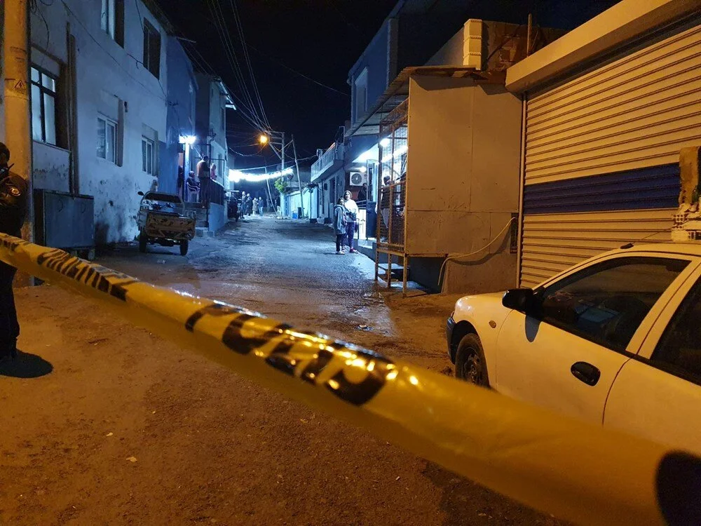 İzmir’de ‘müziği kapat’ dehşeti: 1 çocuk öldü, 7 kişi yaralandı!