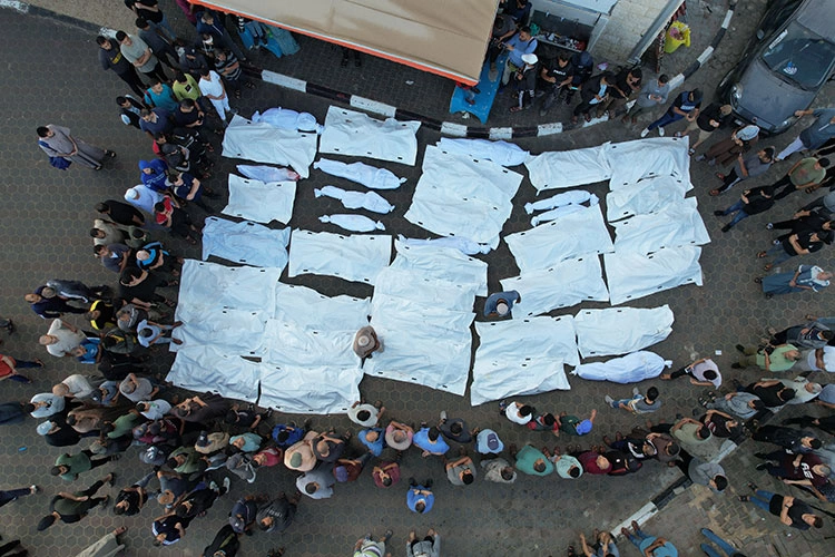 katil-israil-gazzedeki-sivillerin-uzerine-bomba-yagdirmayi-surduruyor-2