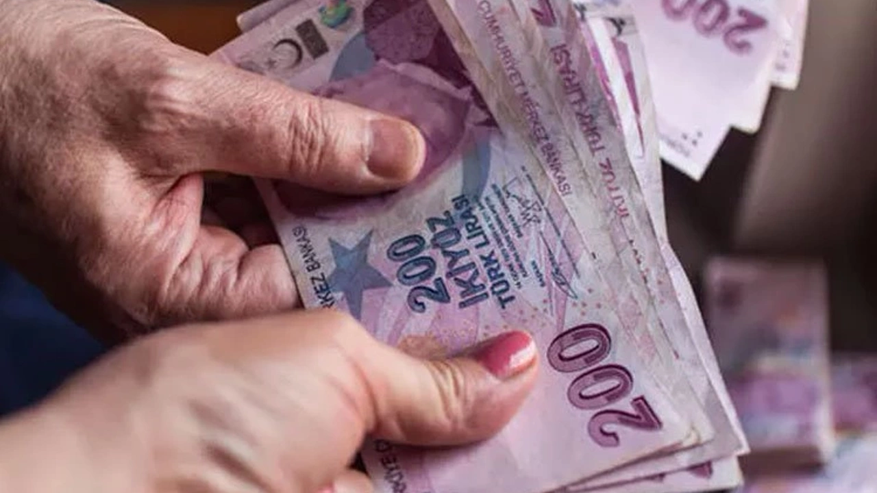 5000 TL Emekli İkramiyesi Ne Zaman Yatacak? Çalışan Emekliye Müjde!