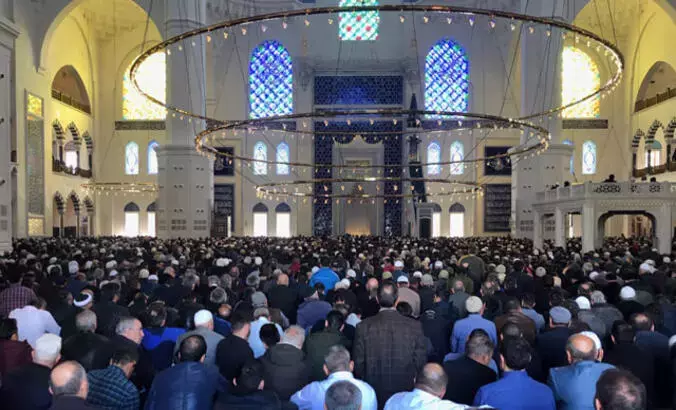 26 Ocak Cuma Namazı Saat Kaçta Kılınacak? İstanbul Ankara İzmir 26 Ocak İl İl Cuma Namazı Saatleri
