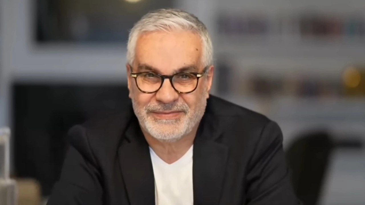 Erem-Şentürk-Noel-Baba-Sapıktır-dedi-erem-şentürk-kimdir-hangi-dizi-6