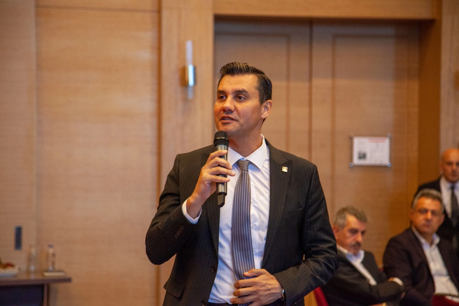 Ferdi Zeyrek kimdir? (CHP Manisa belediye başkan adayı)