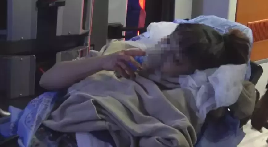 Bu vahşet pes dedirtti: Akranları 16 yaşındaki genç kızı göğsünden bıçakladı!