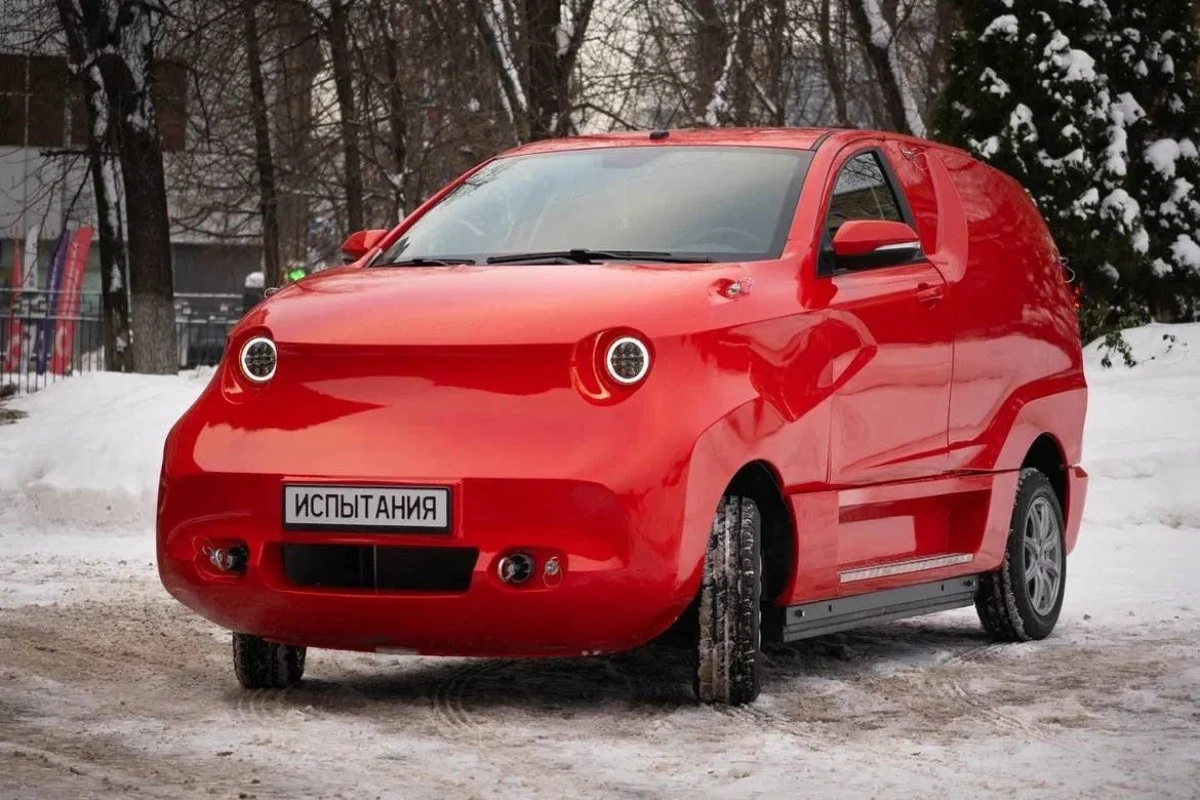Rusya'nın elektrikli otomobili Amber alay konusu oldu: Fiat Multipla bile daha güzel!