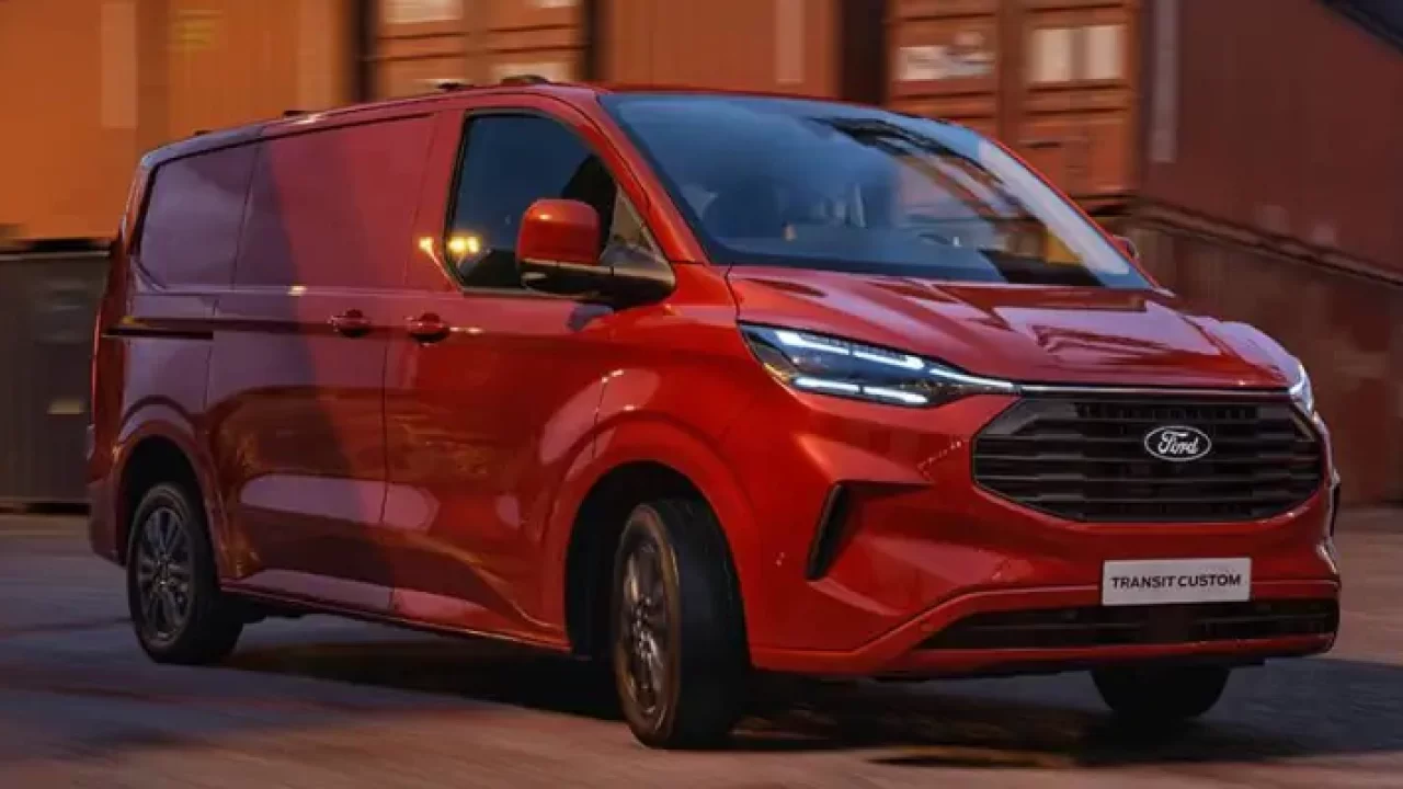 Yeni Ford Tourneo Courier Fiyat Listesi (2023/2024)