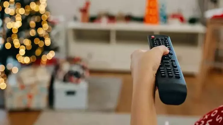 yılbaşı-akşam-tv-programları-televizyonda-ne-var-1