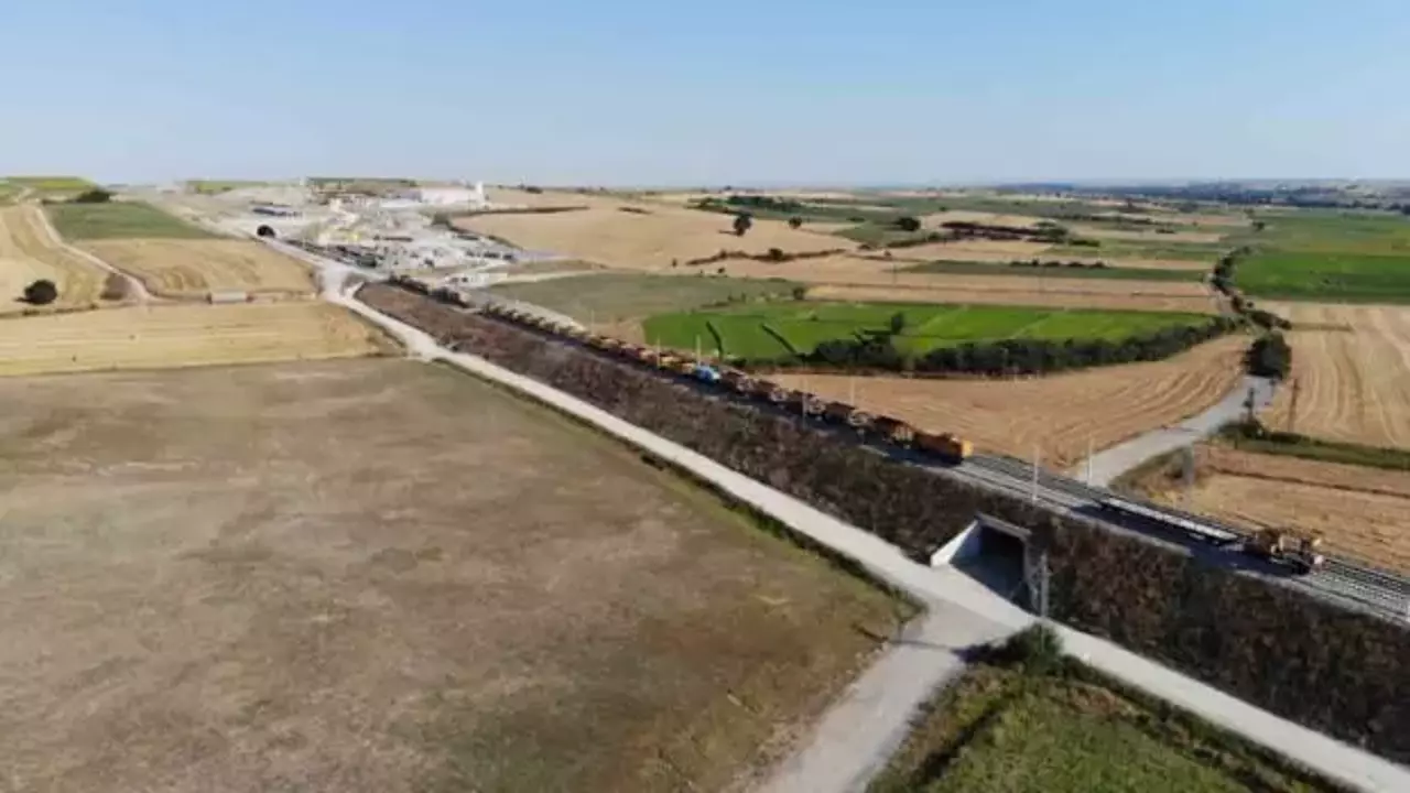 İstanbul-Edirne 4 saatten 1 saat 35 dakikaya iniyor!