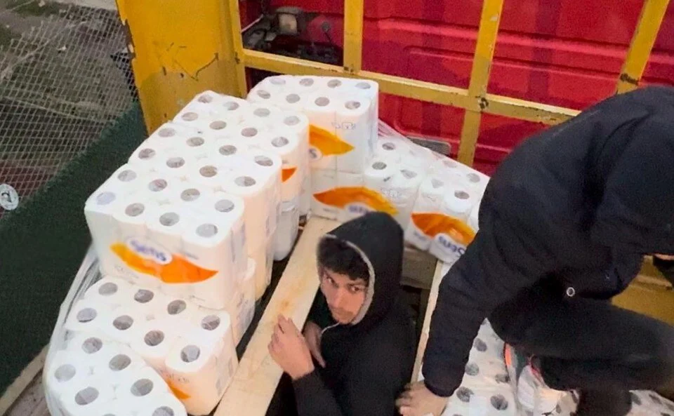 Kagıt Havluların Arasına Saklandılar, Jandarmadan Kacamadılar! 21Subat2024 1