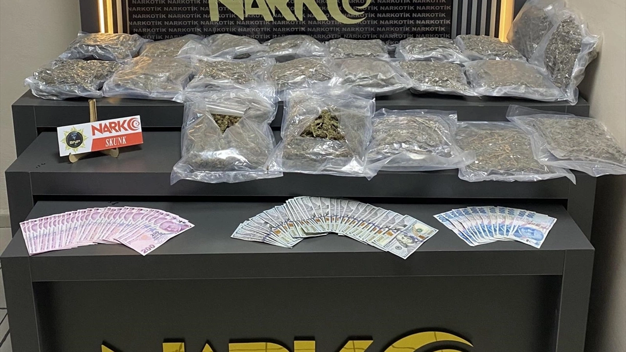 Batman’da uyuşturucu tacirlerine büyük darbe! Kilolarca skunk ele geçirildi