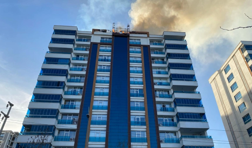 Diyabarkır'da korkutan yangın: Bir itfaiye eri yanmaktan son anda kurtuldu