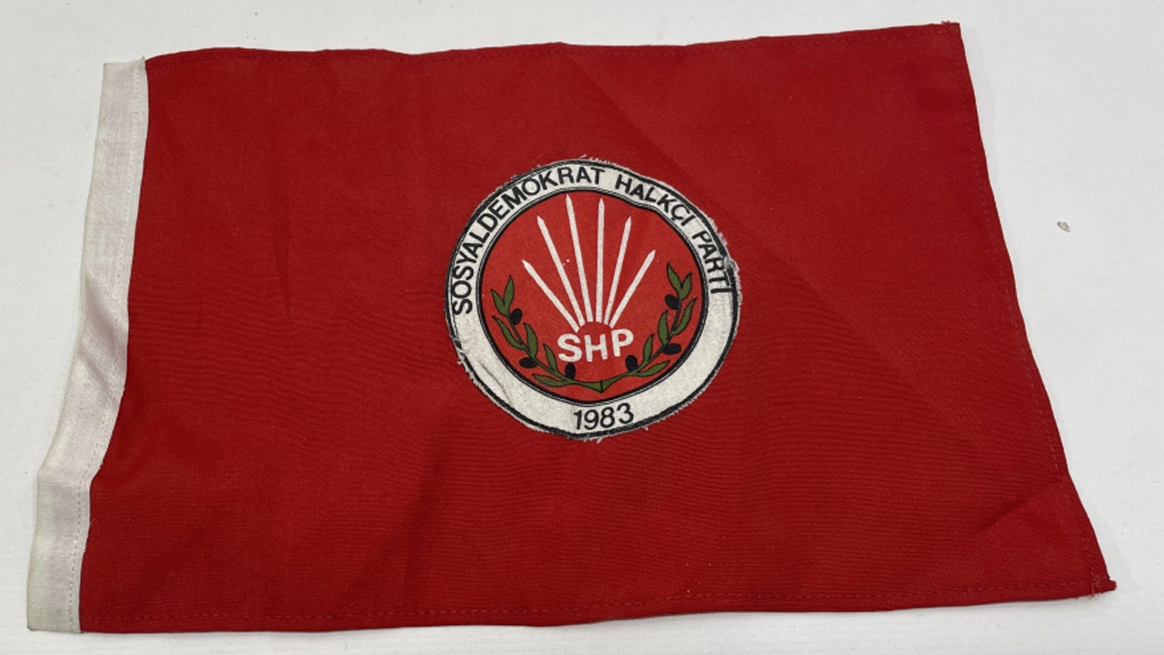 SHP resmen yeniden kuruldu! O isimler parti listesinde...