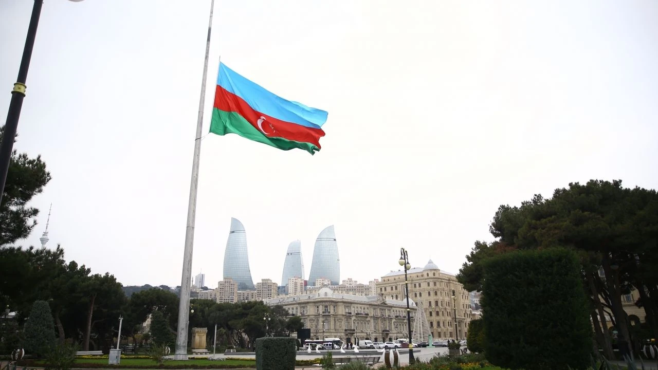 Azerbaycan’da uçak kazası nedeniyle yas ilan edildi!