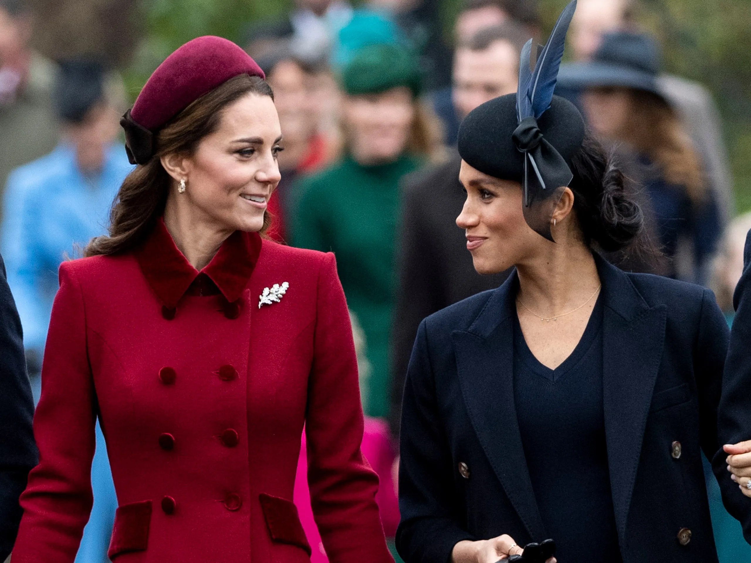 Eltilerin savaşı devam ediyor: Kate Middleton-Meghan Markle gerginliğinin nedeni ortaya çıktı!
